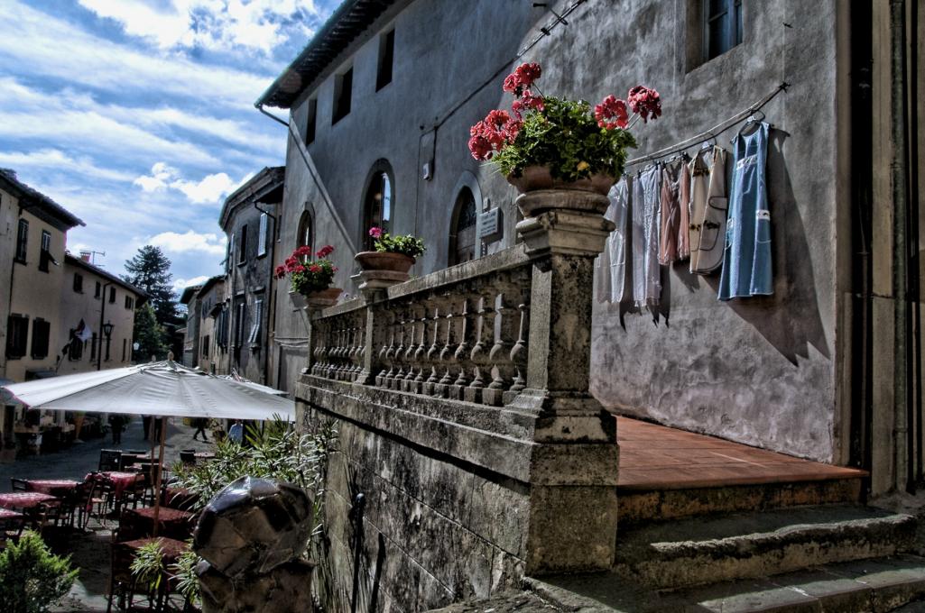 Name:  Street in Castelina in Chianti (1).jpg
Views: 457
Size:  138.0 KB